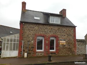 Maison centre de Ploumagoar