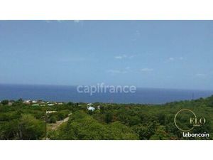 Terrain 2 072 m² Bouillante