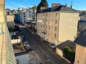 À LOUER – T2 rénové – Balcon plein sud  parking  – Proche du centre-ville (RODEZ)