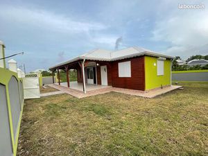 Belle maison à louer sur la commune de Petit - Canal