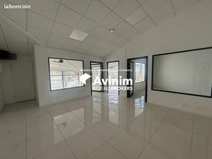 Bureaux 75 m² Baie-Mahault