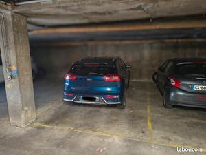 Place parking fermé