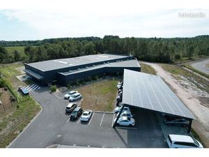 Bâtiment industriel + bureaux 2000m² à Martillac