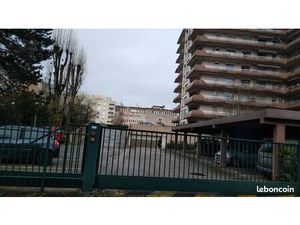 Place de parking sous terrain
