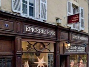 Immeuble (local commercial + 3 appartements)