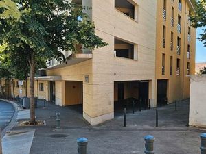 Garage fermé 18m2 securisé centre ville