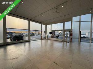 Local commercial 313 m²