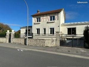 Maison de caractère-168 m2-Jardin arboré sans vis à vis-garage-parking-Dépendance