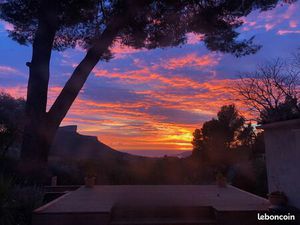 Cassis – Villa provençale avec vue mer panoramique  piscine et terrain de 5 000 m²