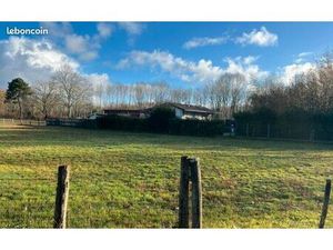 Terrain 1 500 m² Louchats