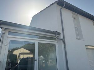 Maison mitoyenne d’un cote impasse