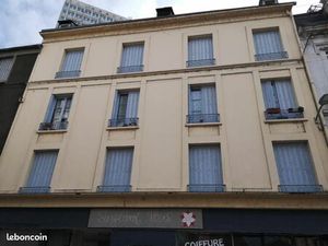 Maison 11 pièces 240 m²