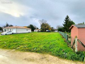 Terrain 550 m² Asques