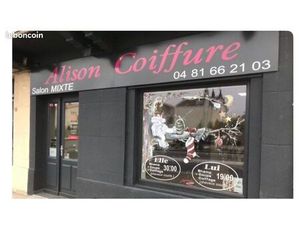 Local commercial actuellement salon de coiffure