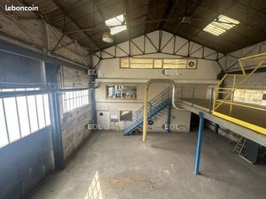 Local d'activité 1 551 m²