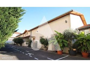 Local commercial 187 m² MIRIBEL