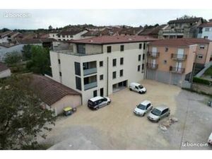 Garage simple fermé dans résidence sécurisée