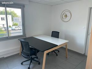 Bureaux meublés + espace de convivialité - Zone du Lac - Charges comprises - Sans engageme