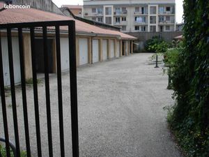 Garage sécurisé Centre Péage