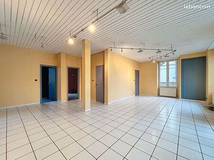 Local commercial 237 m² CHAUMONT