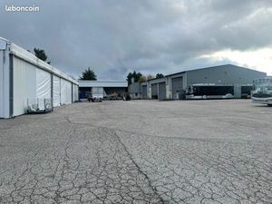 Local d'activité 1 700 m²