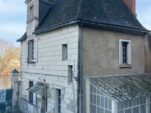 Maison ancienne à restaurer quai Henri IV