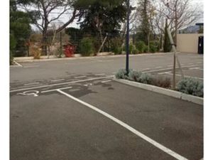 Place de parking extérieure