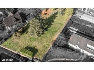 Grand terrain arboré quartier Banchais