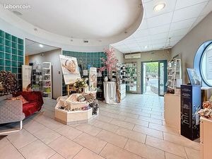 Boutique 283 m² Millau