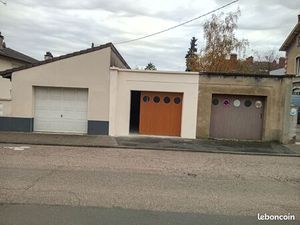 Garage fermé de 21 m²