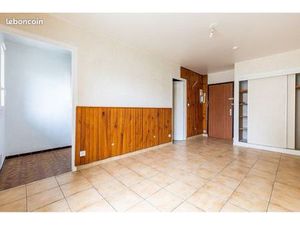 Studio avec balcon + parking – Résidence Rimbaud à Talence