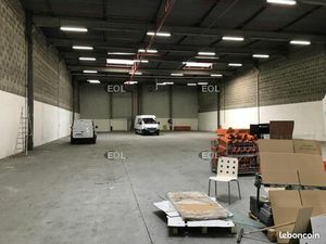 Local logistique 1 386 m²