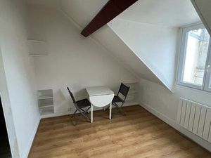 Studio – Dernier étage – 15 rue Pouchet  Paris 17e – À visiter rapidement