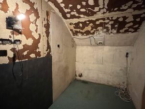 Grande cave isolée avec électricité