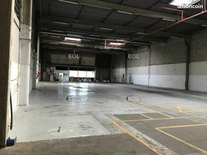 Local logistique 2 630 m²