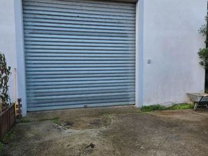 Hangar de stockage baleone