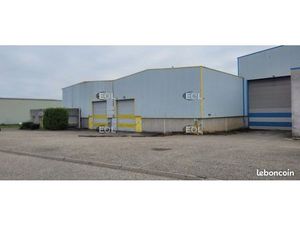 Local d'activité 1 910 m²