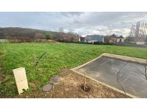 1 beau terrain à bâtir de 834m²  entièrement viabilisé