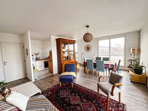 ? T3 80 82 m² – Dernier étage – Terrasse 43 m² – Parking – PMR – Angers Mongazon