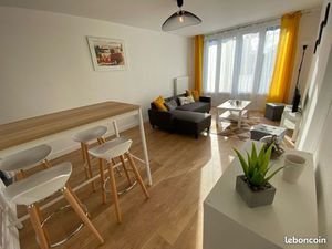 T4 : 77m2 - 3 chambres - 2 salles d’eau - quartier calme - parking