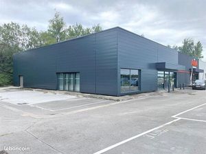 Local commercial 339 m²