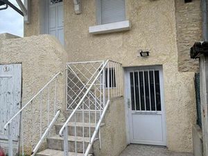 Petite maison 2 étages – centre de Montalieu