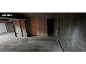 À vendre : Lot parking + espace de rangement – Proche métro Aimé Césaire