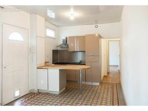 T2 calme avec terrasse – Idéal investissement locatif  à rafraîchir