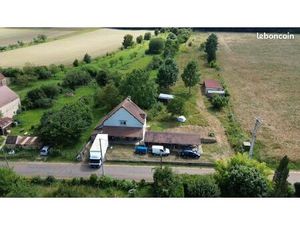 À vendre : Maison individuelle avec grand jardin & vue panoramique■Brosses – Bourgogne-Fra