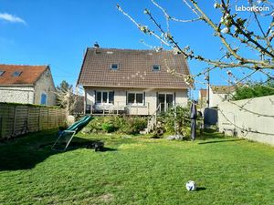 Maison familiale 6 pièces 3 chambres 115 m² - Terrain 615 m² sans vis à vis