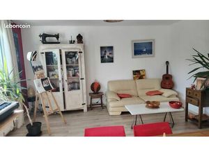 T3 Bruges lumineux  calme  balcon et parking