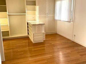 Appartement de standing 108m2. Lumineux. Loggia. Garage. Cave