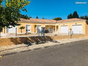 MAISON DE PLAIN PIED AVEC 4 CHAMBRES/ 169m²