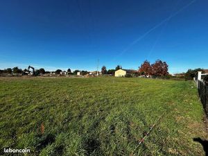 Terrain 657 m² Brax